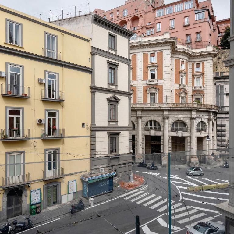 Luxury Apartments Napoli Lungomare - Appartamento Deluxe con 2 Camere da Letto e Balcone - 23