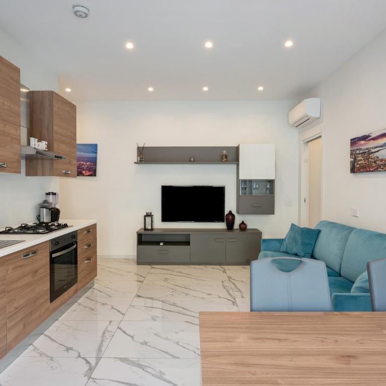 Luxury Apartments Napoli Lungomare - Appartamento Deluxe con 2 Camere da Letto e Balcone - 7