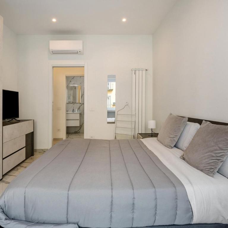 Luxury Apartments Napoli Lungomare - Appartamento Deluxe con 2 Camere da Letto e Balcone - 18