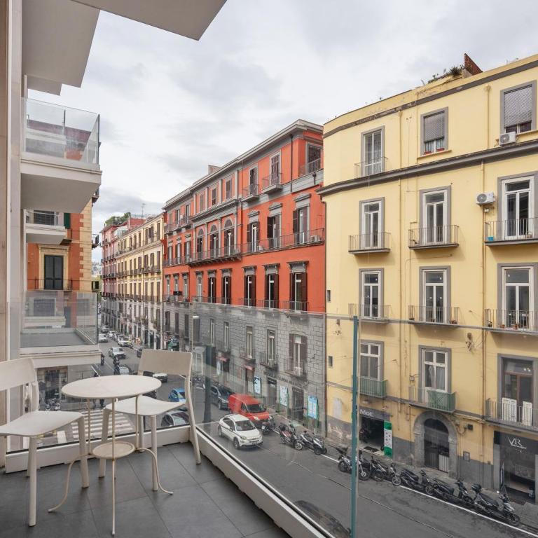 Luxury Apartments Napoli Lungomare - Appartamento Deluxe con 2 Camere da Letto e Balcone - 2