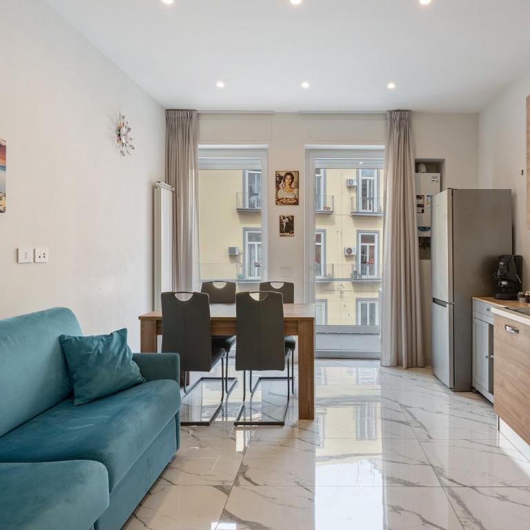 Luxury Apartments Napoli Lungomare - Appartamento Deluxe con 2 Camere da Letto e Balcone - 1