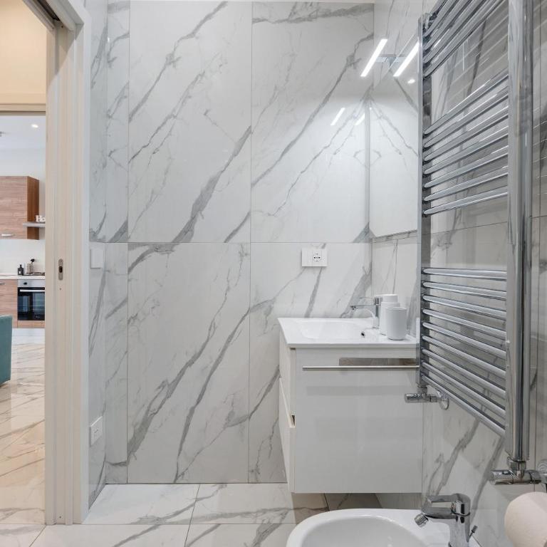 Luxury Apartments Napoli Lungomare - Appartamento Deluxe con 2 Camere da Letto e Balcone - 14