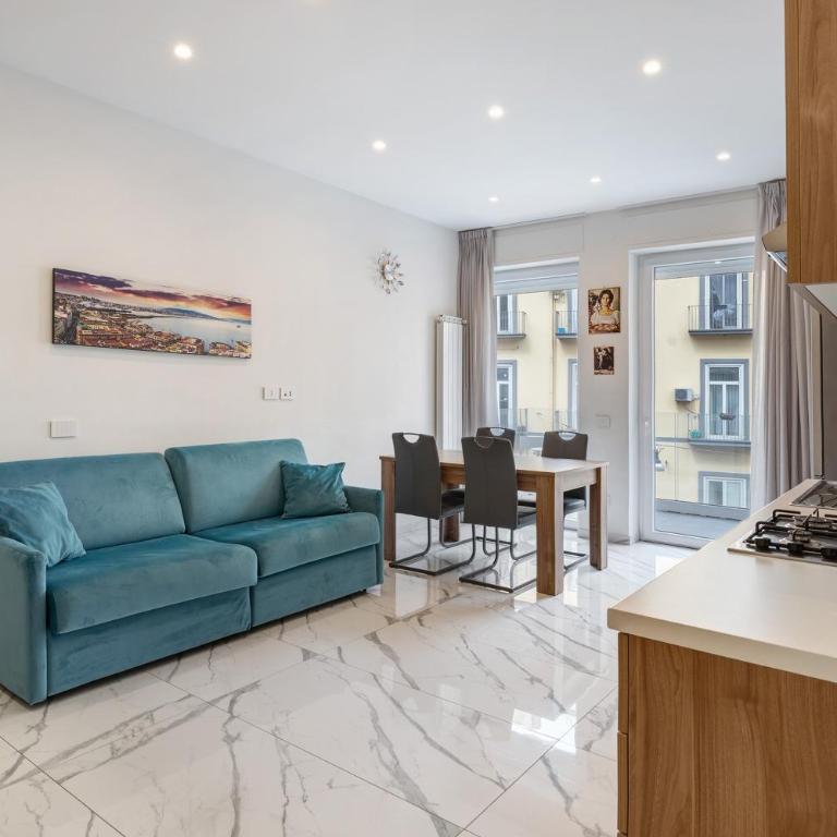 Luxury Apartments Napoli Lungomare - Appartamento Deluxe con 2 Camere da Letto e Balcone - 4