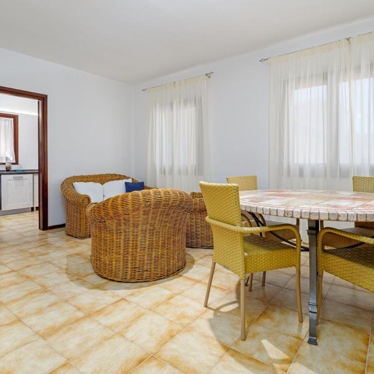 Al Centro - Two-Bedroom Deluxe Apartment with Balcony - 5