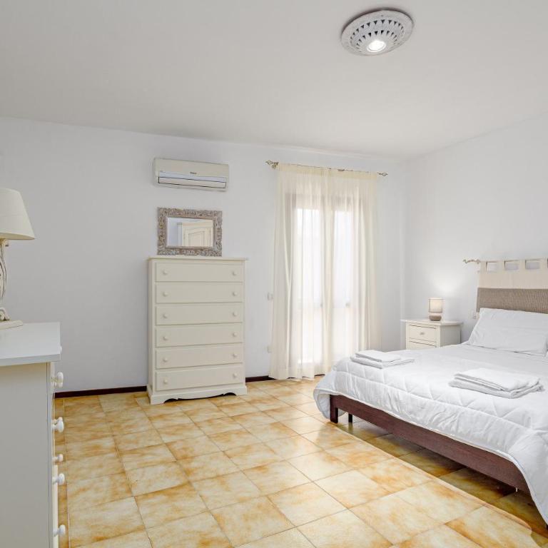 Al Centro - Two-Bedroom Deluxe Apartment with Balcony - 14
