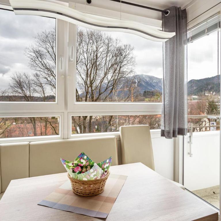 The view 2 - Deluxe Apartment mit Balkon und 2 Schlafzimmern - 10
