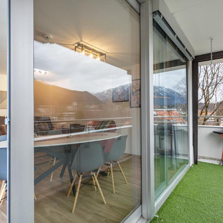 The view 2 - Deluxe Apartment mit Balkon und 2 Schlafzimmern - 6