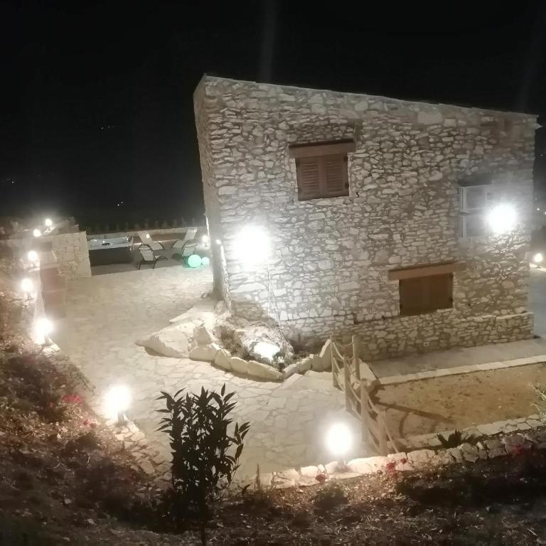 Villa Stone Walls with Jacuzzi - Villa con Vista Mare - 18