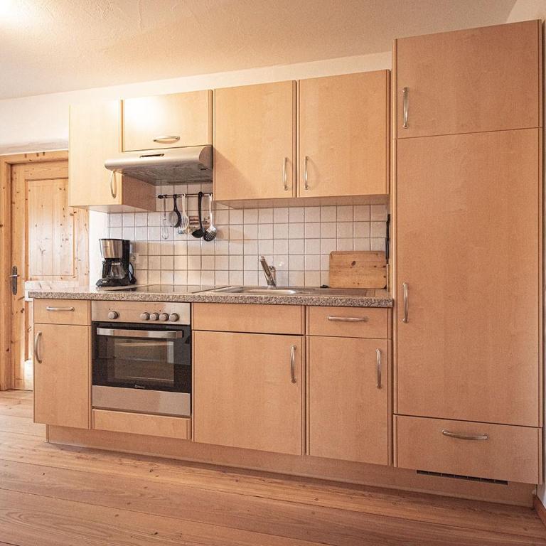 Kofler zw den Wänden Apt Alpenrose - Apartamento Deluxe de 2 dormitorios con vistas al jardín - 4