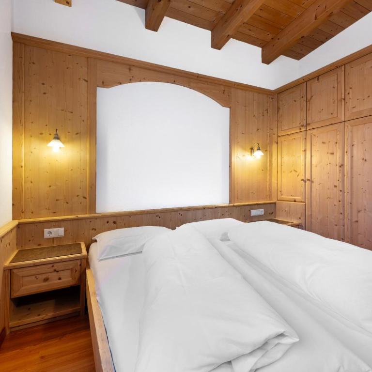 Apartments Antersi Robbi - Appartamento Deluxe con 2 Camere da Letto e Vista Giardino - 17