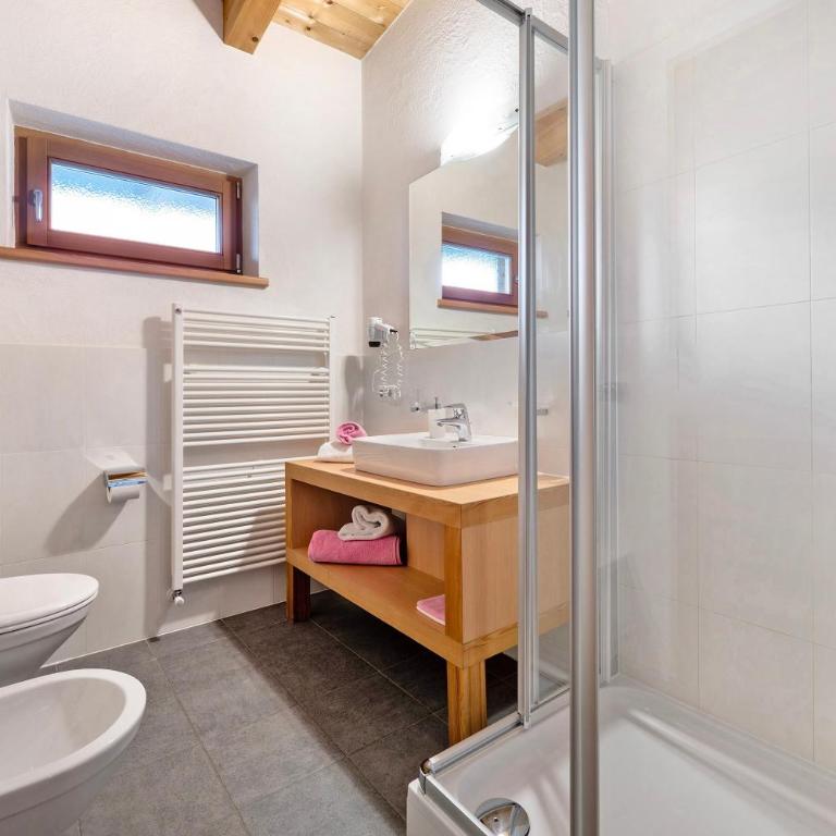 Apartments Antersi Robbi - Appartamento Deluxe con 2 Camere da Letto e Vista Giardino - 22