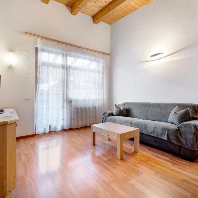 Apartments Antersi Robbi - Appartamento Deluxe con 2 Camere da Letto e Vista Giardino - 3