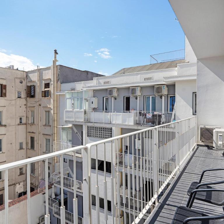 Luxury Apartments Napoli Lungomare - Appartamento Superior con 1 Camera da Letto e Balcone - 2