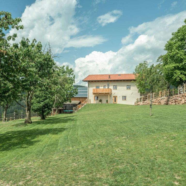 Egger an der Lahn - Apt Dolomiten - Two-Bedroom Deluxe Apartment with Garden View - 2