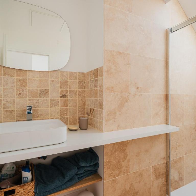 Logement calme proche centre ville - Apartamento con ducha - 15