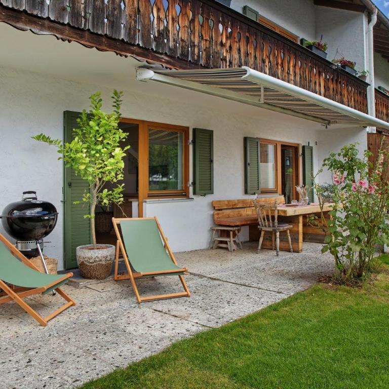 Ferienwohnung Pfingstrose - Two-Bedroom Deluxe Apartment with Garden View - 33