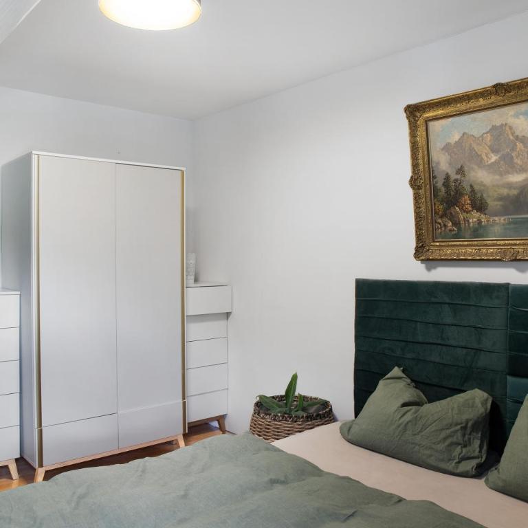 Ferienwohnung Pfingstrose - Two-Bedroom Deluxe Apartment with Garden View - 15