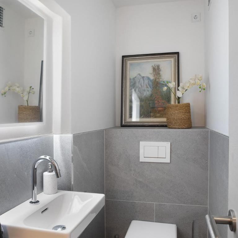 Ferienwohnung Pfingstrose - Two-Bedroom Deluxe Apartment with Garden View - 27