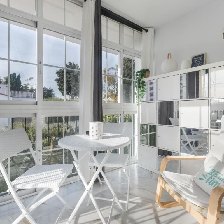 El Rosario la Carihuela - Apartamento Deluxe de 2 dormitorios con vistas al jardín - 2