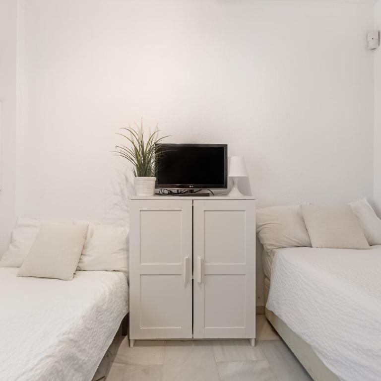 El Rosario la Carihuela - Apartamento Deluxe de 2 dormitorios con vistas al jardín - 18