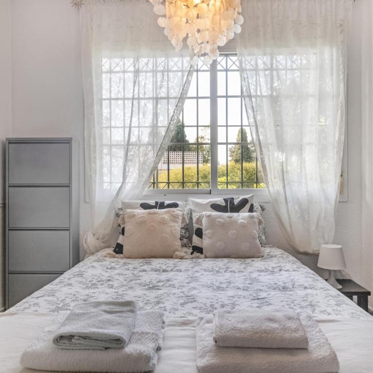 El Rosario la Carihuela - Apartamento Deluxe de 2 dormitorios con vistas al jardín - 11