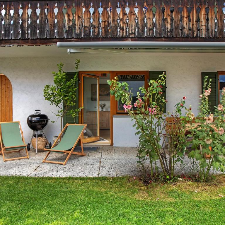 Ferienwohnung Pfingstrose - Two-Bedroom Deluxe Apartment with Garden View - 2
