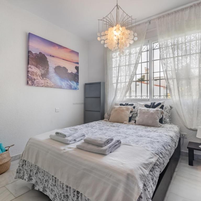 El Rosario la Carihuela - Apartamento Deluxe de 2 dormitorios con vistas al jardín - 10
