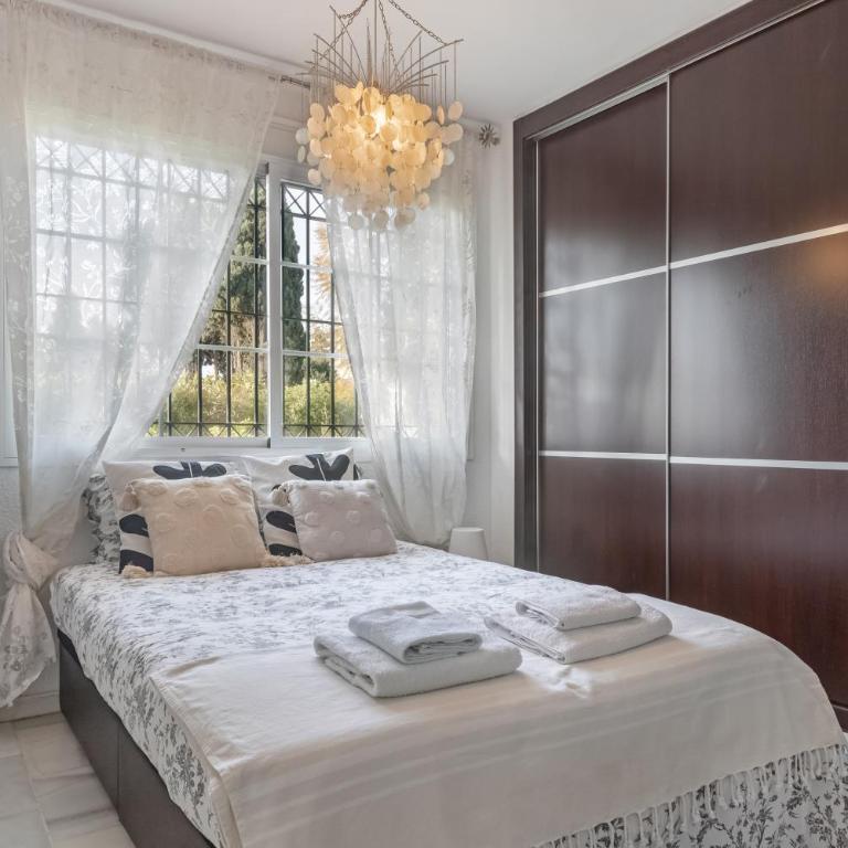 El Rosario la Carihuela - Apartamento Deluxe de 2 dormitorios con vistas al jardín - 12