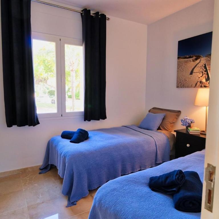 Fabulous apartment in Elviria Hills - Three-Bedroom Apartment with Water View - 13