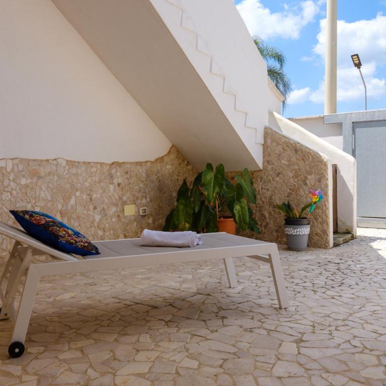 Villa Maestrale a Torre Lapillo - Villa with Garden View - 22