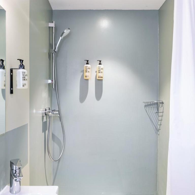 Chalet Sonneck - Seefeld - Standard Zimmer mit Queensize-Bett - 11