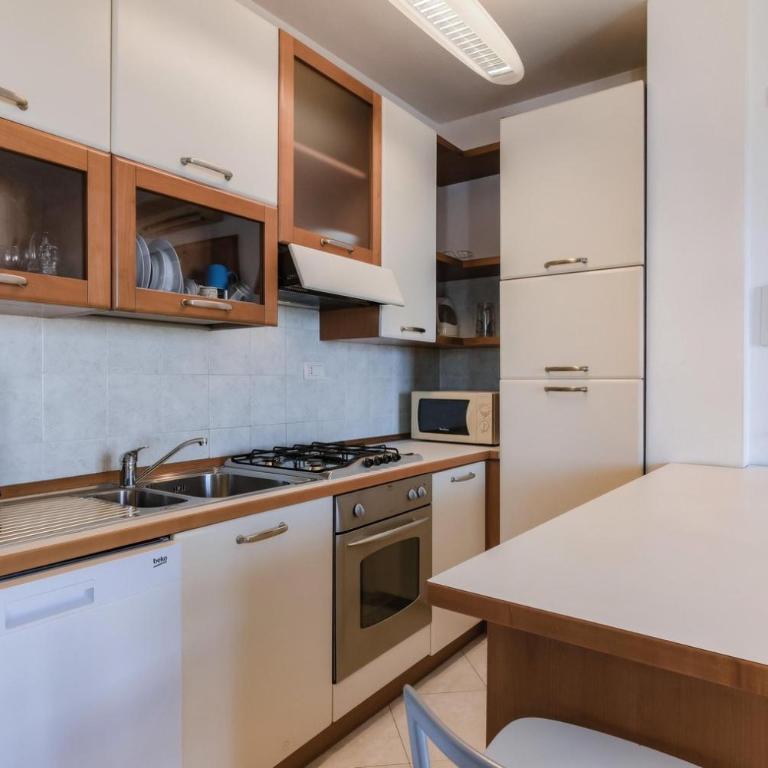 Royal - Two-Bedroom Deluxe Apartment with Ocean View - 7
