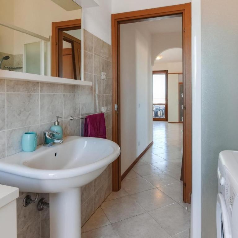 Royal - Two-Bedroom Deluxe Apartment with Ocean View - 22