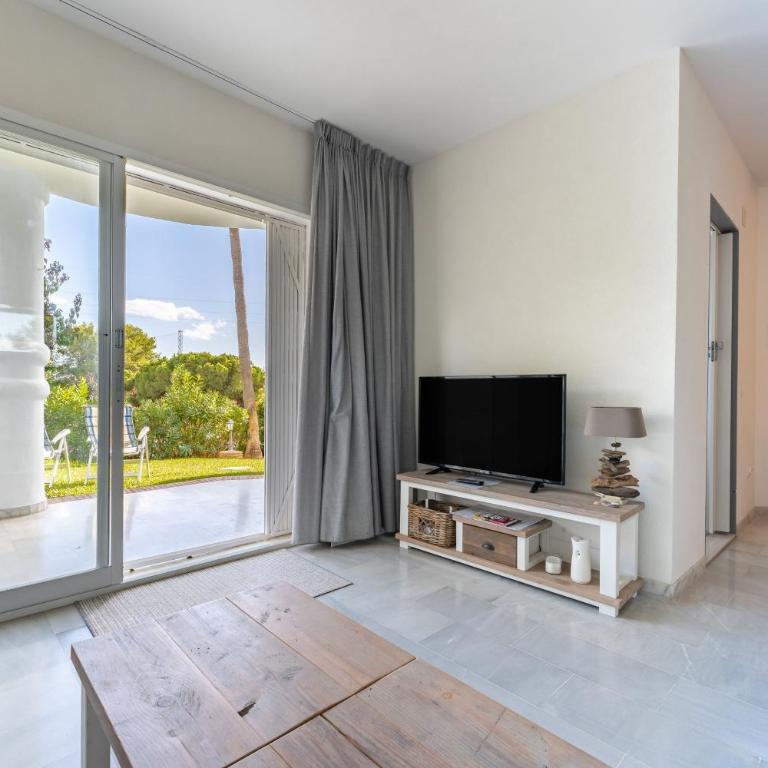 Casa Feliz - Two-Bedroom Deluxe Apartment with Garden View - 21