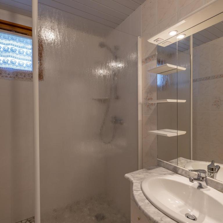 Le petit chez soi - Two-Bedroom Deluxe Apartment with Garden View - 14