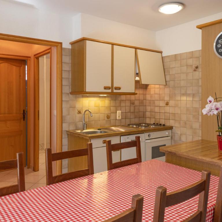 Le petit chez soi - Two-Bedroom Deluxe Apartment with Garden View - 5