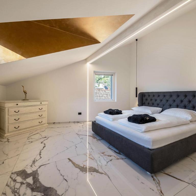 App 301 Palazzo Cavour - Appartamento Deluxe con 2 Camere da Letto e Vista Giardino - 1