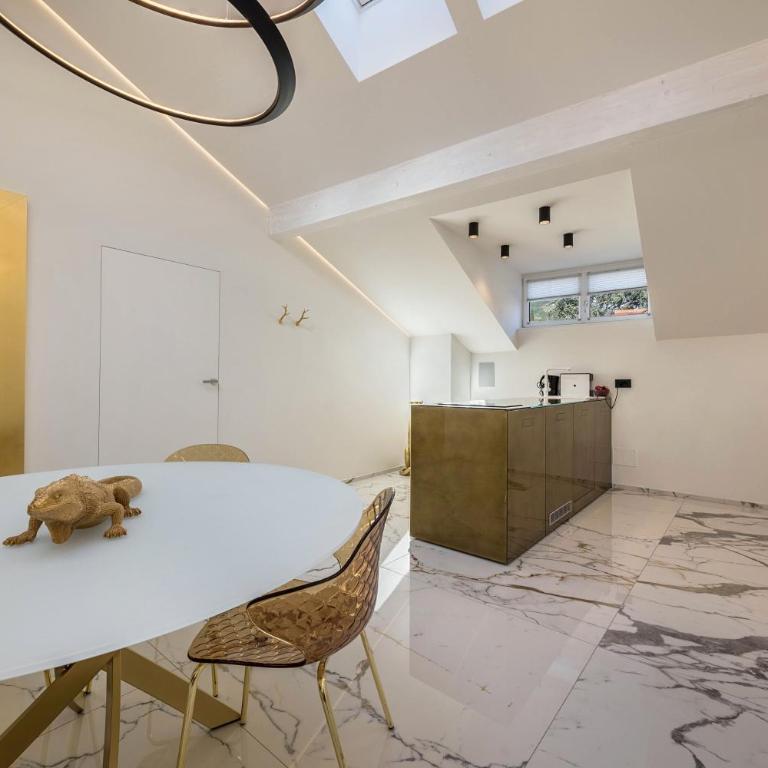 App 301 Palazzo Cavour - Appartamento Deluxe con 2 Camere da Letto e Vista Giardino - 18