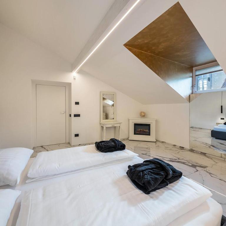 App 301 Palazzo Cavour - Appartamento Deluxe con 2 Camere da Letto e Vista Giardino - 9