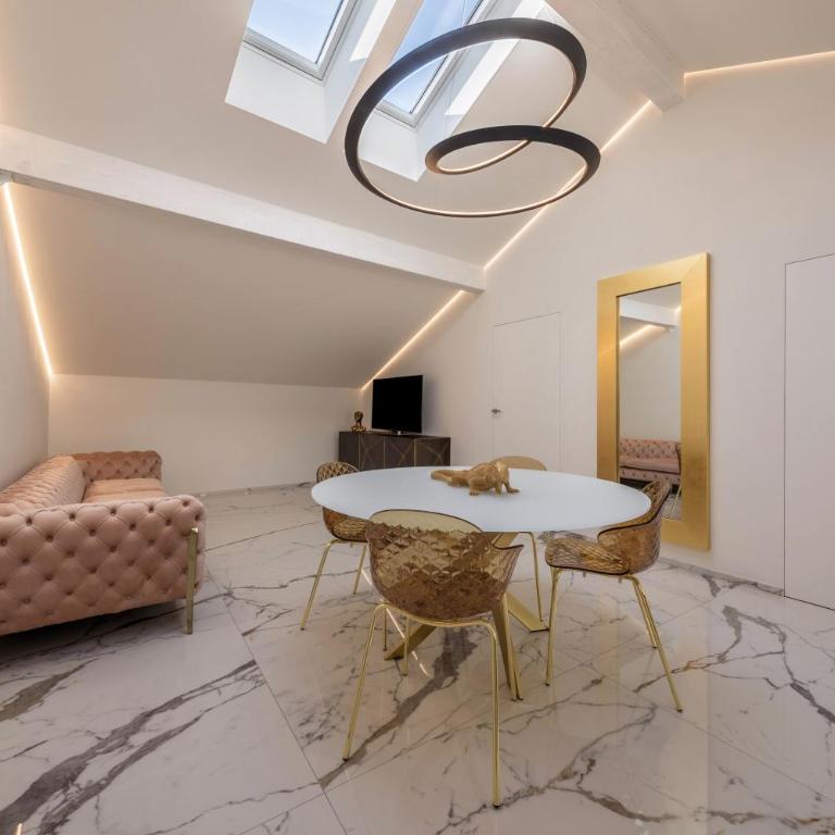 App 301 Palazzo Cavour - Appartamento Deluxe con 2 Camere da Letto e Vista Giardino - 4