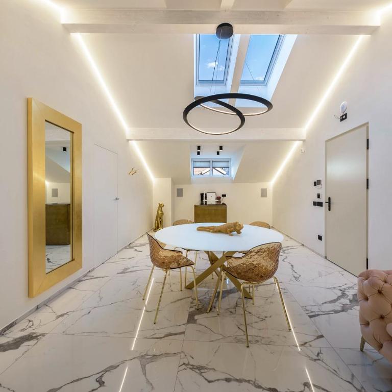 App 301 Palazzo Cavour - Appartamento Deluxe con 2 Camere da Letto e Vista Giardino - 3