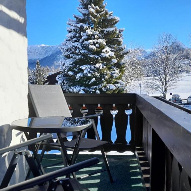 Gästehaus Vogler Oberstdorf-Kornau - Deluxe-Apartment mit 2 Schlafzimmern und Gartenblick - 17