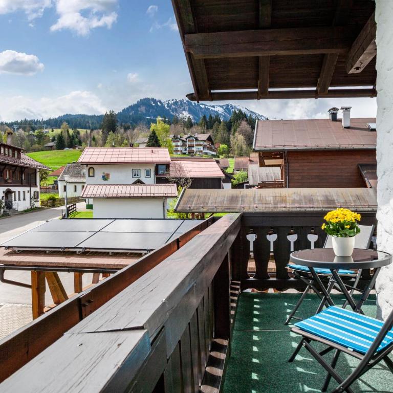Gästehaus Vogler Oberstdorf-Kornau - Deluxe-Apartment mit 2 Schlafzimmern und Gartenblick - 16