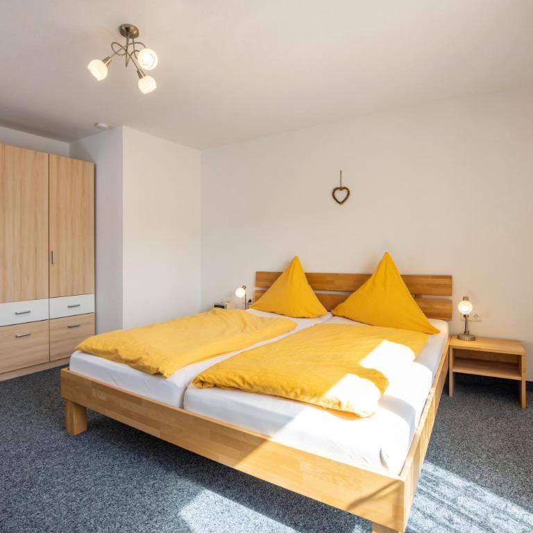 Gästehaus Vogler Oberstdorf-Kornau - Deluxe-Apartment mit 2 Schlafzimmern und Gartenblick - 10