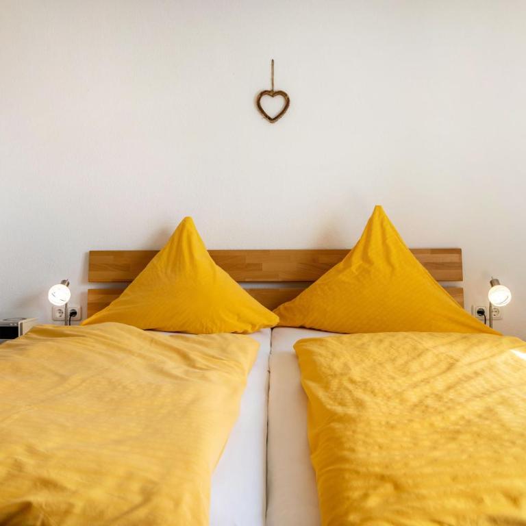 Gästehaus Vogler Oberstdorf-Kornau - Deluxe-Apartment mit 2 Schlafzimmern und Gartenblick - 11