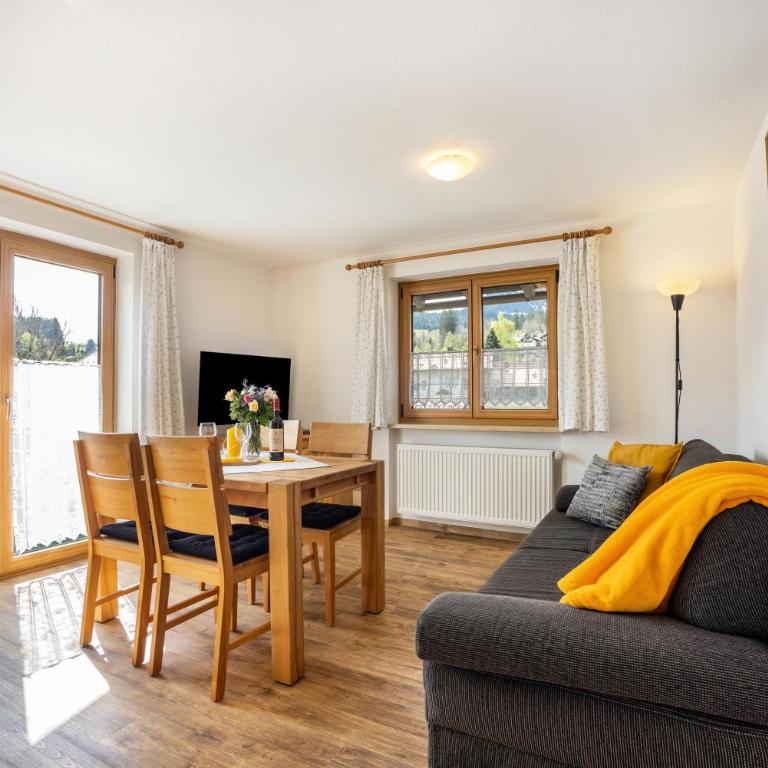 Gästehaus Vogler Oberstdorf-Kornau - Deluxe-Apartment mit 2 Schlafzimmern und Gartenblick - 3