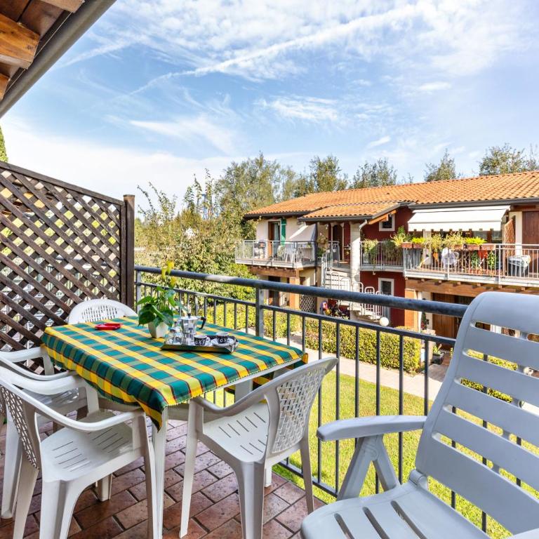 residence la corte near Gardaland - Appartamento Deluxe con 2 Camere da Letto e Vista Giardino - 4