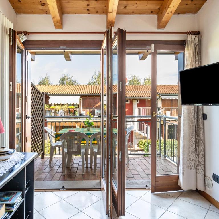 residence la corte near Gardaland - Appartamento Deluxe con 2 Camere da Letto e Vista Giardino - 3