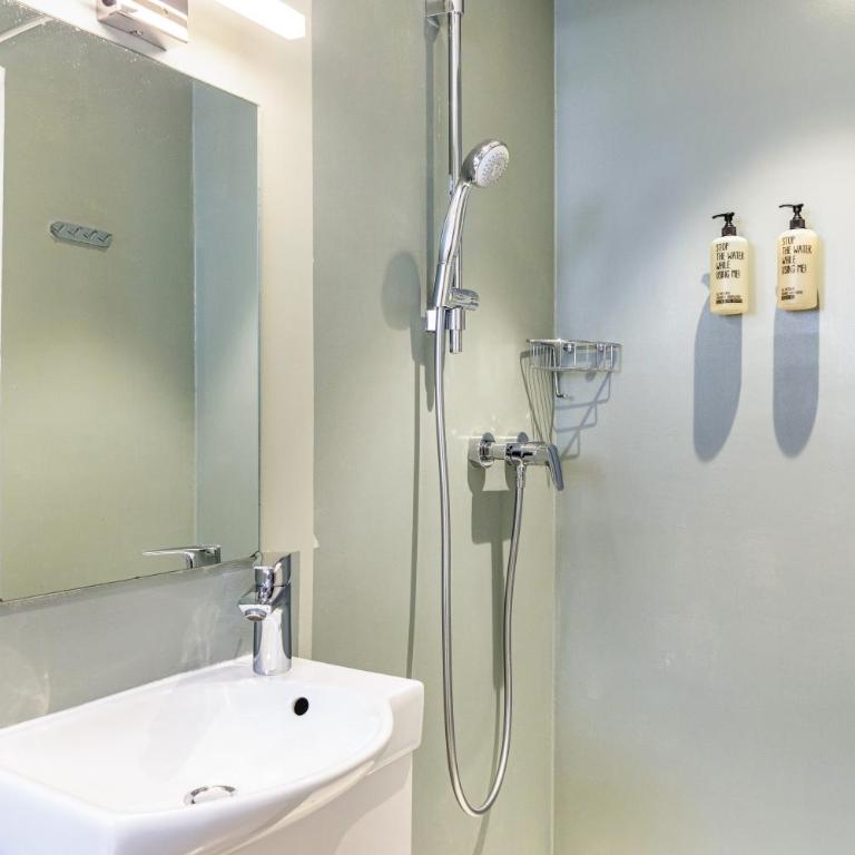 Chalet Sonneck - Seefeld - Standard Zimmer mit Queensize-Bett - 6