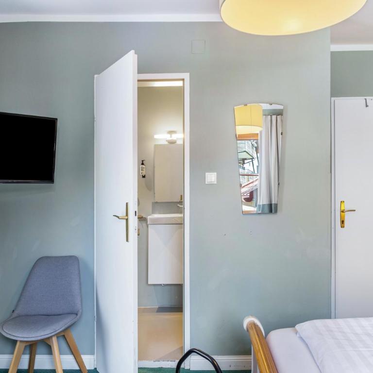 Chalet Sonneck - Seefeld - Standard Zimmer mit Queensize-Bett - 9